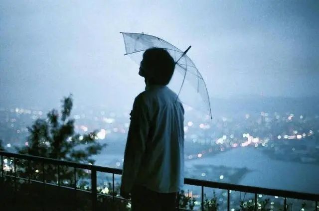 梦见分手伤心又轻松，一场心灵深处的自我疗愈之旅