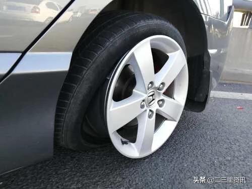 梦境解析，当做梦梦见开车轮胎跑掉一个意味着什么？