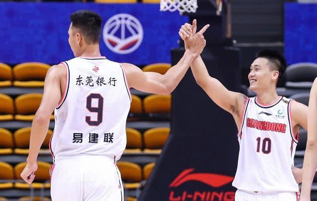 最近总是梦到有男的追着我跑是怎么回事？解析梦境背后的深层含义