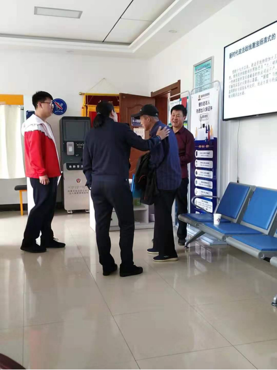 老人过世后家人晚上梦到钓鱼，梦境背后的深层含义与心理解析