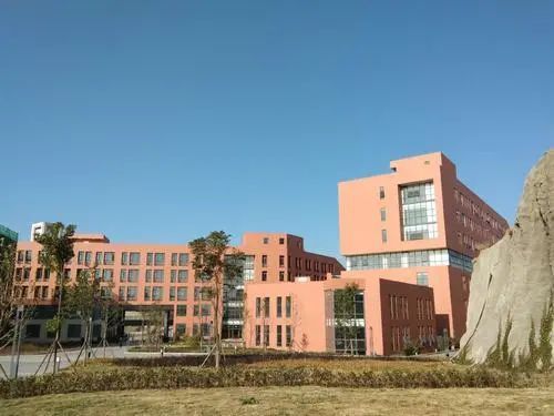 12年前，被复旦大学破格录取的38岁三轮车夫，如今怎么样了？