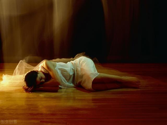 梦见死去的亲人还活着，探索梦境背后的深层含义与情感解析