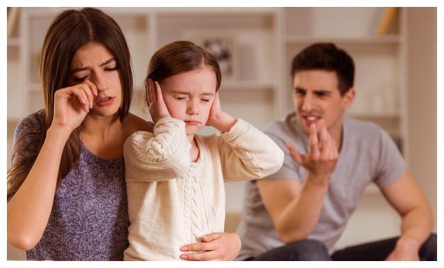 梦见跟爸爸吵架，解读梦境中的情感纠葛与家庭关系