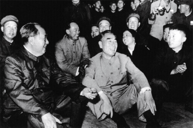 什么是辩证法（什么是辩证法和形而上学）