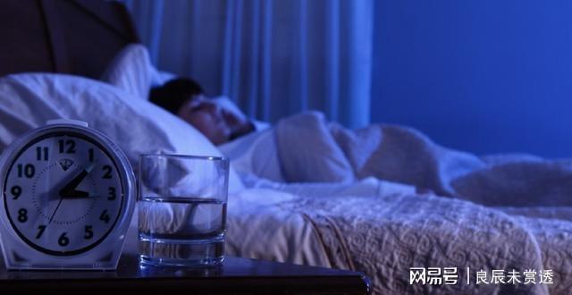 晚上梦到掉牙，解密梦境背后的心理暗示与健康信号