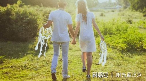梦境的启示，解析梦到老公回来吵着要和我离婚，离婚后马上带了一个女的回家的深层含义