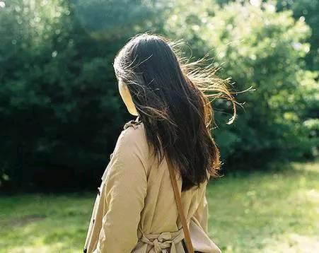 梦见男朋友带女人去她家，探索梦境背后的情感纠葛与内心映射