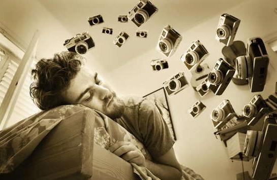 梦境解析，与男友共赴超市遇盗贼——潜意识的警觉与情感依偎