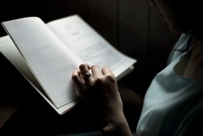 梦见自己捡到屎，探索梦境背后的深层含义与心理解析