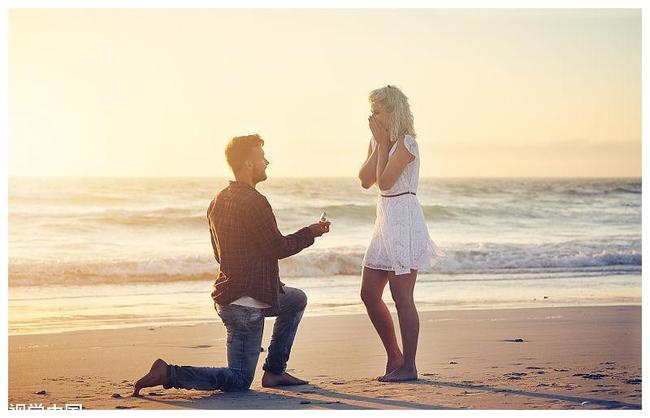 我梦见前男友追着我跑，梦境背后的情感解析与心理启示