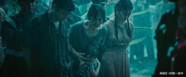 梦境迷雾，解密连续三晚梦见过世父亲变蛇堵路的深层含义