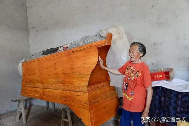 梦境解析，今天梦到棺材，寓意何在？吉凶如何？