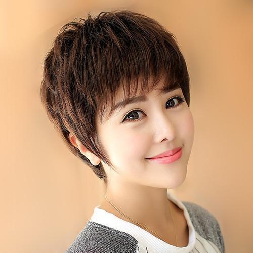 剪短烦恼，迎接新生，解读女人梦见自己头发被剪短的深层含义