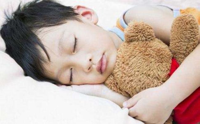 梦见小男孩撒尿到我脸上，梦境背后的深层含义与解析