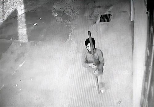 梦见自己暴打小偷，解读梦境背后的深层含义