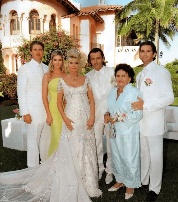 梦境中的重逢，梦见好朋友再次结婚，依旧是她的原配老公，寓意何在？