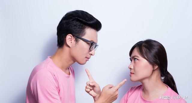 刚和女友分手，梦中见她与新欢争吵，梦境背后的情感解析