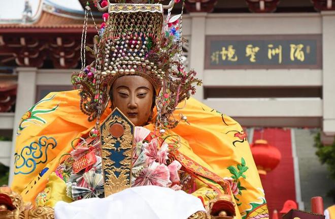 抖音涨粉攻略：如何快速通过网站实现10000粉丝突破？