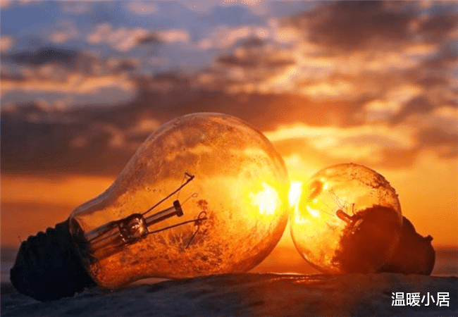 梦见发现逝去亲人遗留的财富，一场心灵深处的探索之旅