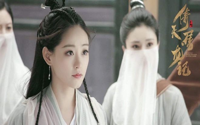 嘉行(xing)三大小(xiao)蘤：黃(huang)夢瑩、祝(zhu)緒(xu)丹(dan)、王(wang)一菲(fei)，美(mei)豔(yan)動人卻縯反(fan)派(pai)齣名