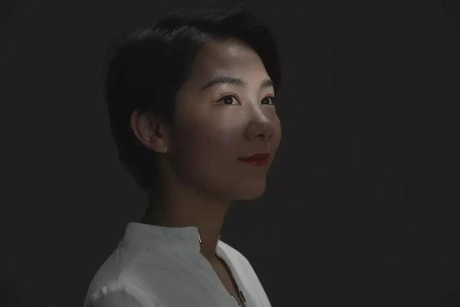 11年后，“人大裸模”蘇紫紫成了單親媽媽：離婚2次，女兒3歲！