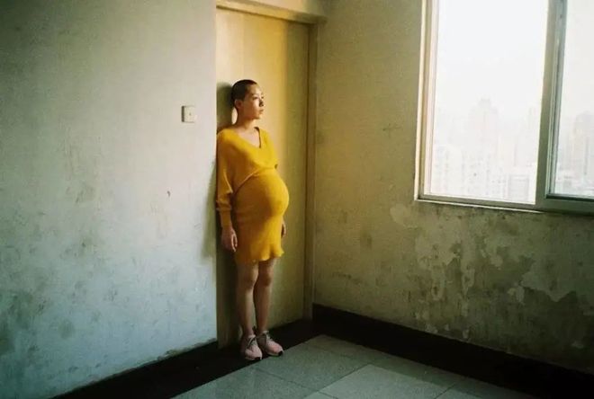 11年后，“人大裸?！碧K紫紫成了單親媽媽：離婚2次，女兒3歲！