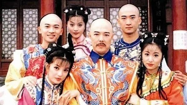 張鐵林又翻車了，情感黑歷史全曝光！
