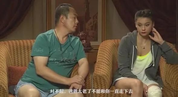 張鐵林又翻車了，情感黑歷史全曝光！