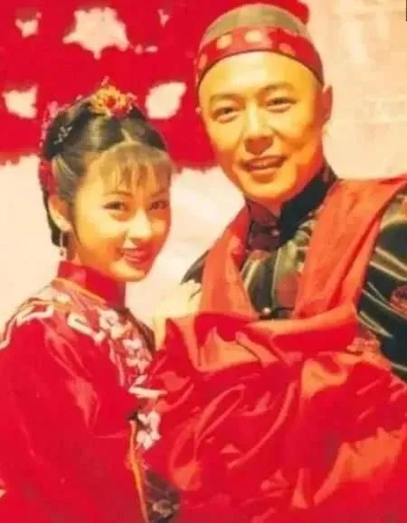 張鐵林又翻車了，情感黑歷史全曝光！