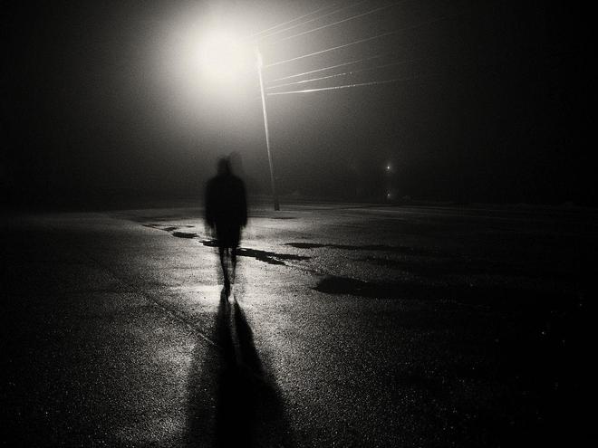 我梦见已逝的奶奶又死了，梦境背后的深层含义与心理解析