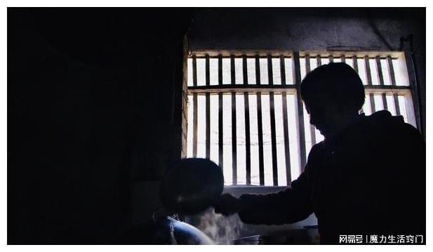 梦见去世多年的奶奶跟我说话，还让我把自己的棺材准备好，梦境背后的深层含义