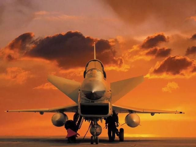 高手解梦，飞机翱翔的隐喻与心灵之旅