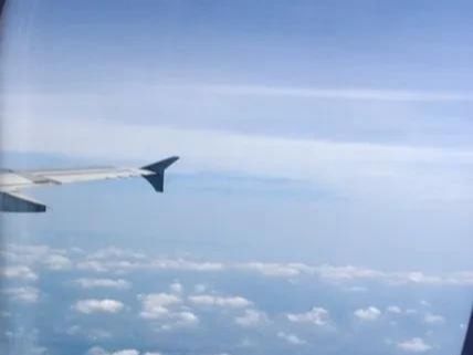 昨晚梦见一架飞机在我家前面坠落，梦境解析与心理启示