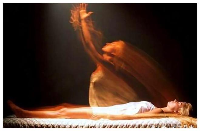 梦境中的永恒恋曲，十几年间，为何反复梦见与同一人的爱恋？