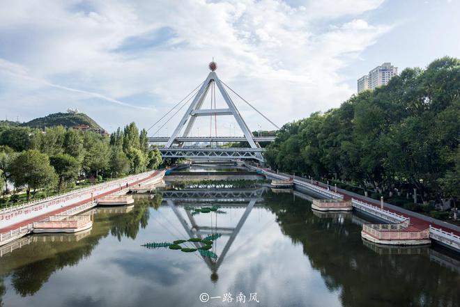 西宁旅游必去十大景点西宁海拔的简单介绍