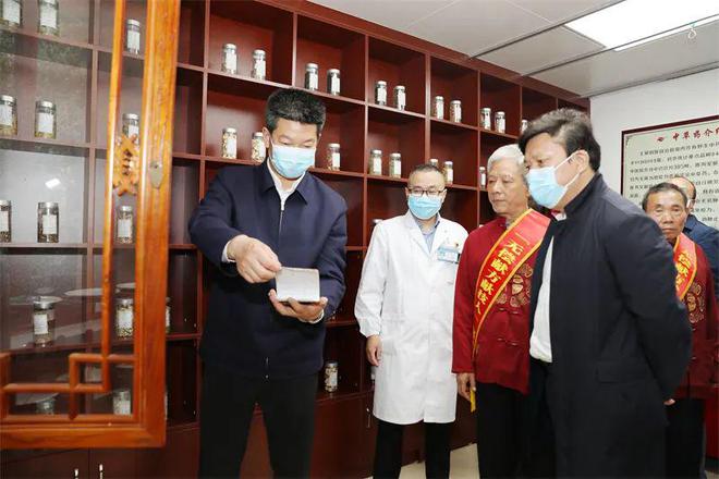 不要告诉别人（贵州省玉屏）贵州张玉明中医，贵州玉屏表彰传统民间中医药“无偿献方献技”，