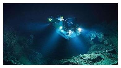 梦海深渊中的抉择，为何在梦中我选择救别人而非自救？