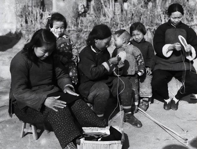 梦见死去的奶奶出殡，一场心灵深处的告别仪式