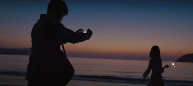 梦见去世妈妈叫自己陪她，心灵的呼唤与未竟的母爱