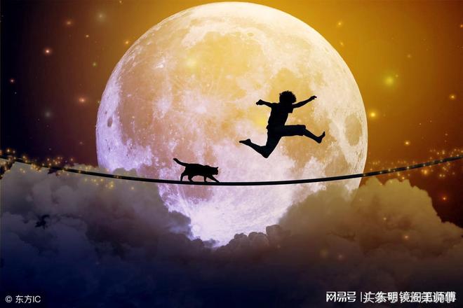 梦境的甜蜜预兆，梦见自己喜欢的人也喜欢自己代表什么？