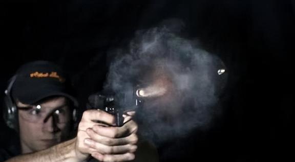 解梦，梦见别人开枪打我，潜意识中的警示与自我审视