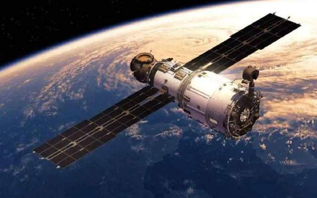 梦境的警示，梦见与好友共乘飞机遇险，友谊的消逝引发的深层解析