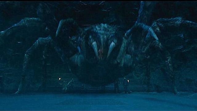 梦境迷踪，蛇之追逐与鸡之救赎——一场关于恐惧与转机的解梦之旅