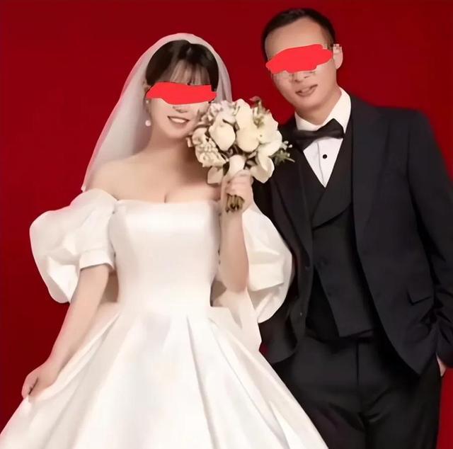 梦见自己在结婚当天哭了，因为新郎不是自己喜欢的人，然后自己就一直...