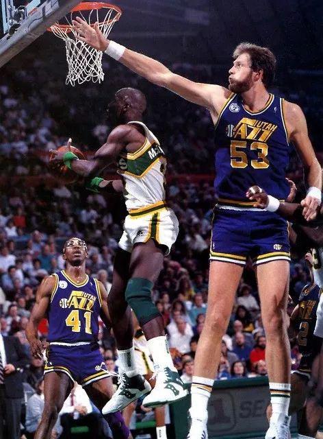《SLAM DUNK》的热血少年，与那个时代的 NBA