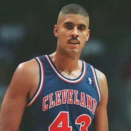 《SLAM DUNK》的热血少年，与那个时代的 NBA