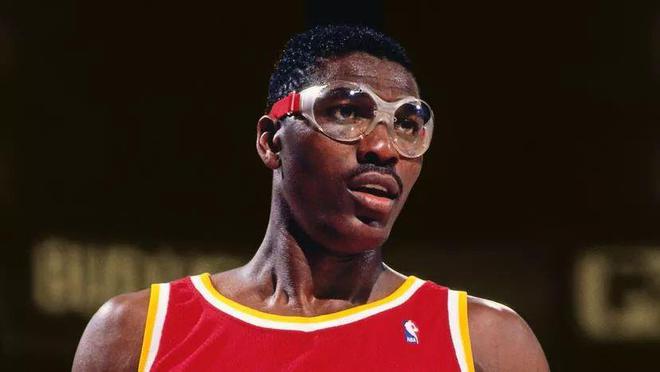 《SLAM DUNK》的热血少年，与那个时代的 NBA