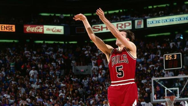 《SLAM DUNK》的热血少年，与那个时代的 NBA