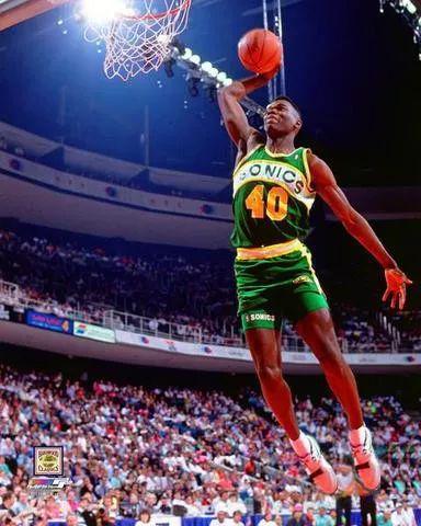 《SLAM DUNK》的热血少年，与那个时代的 NBA