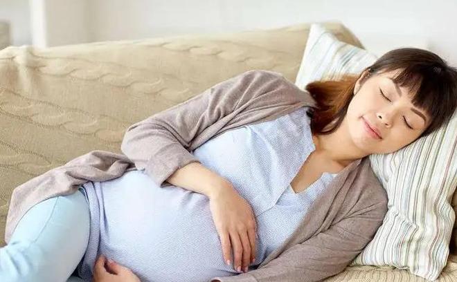 孕妇梦境中的奥秘，解读买男孩女孩衣服的预兆